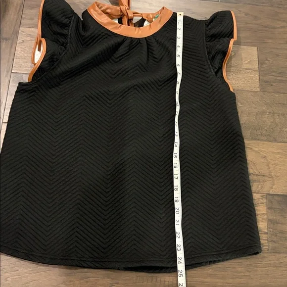 New With Tags Boutique Voy Black Quilted Flutter Sleeve Top Sz M - Picture 12 of 12